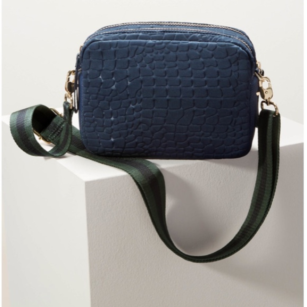 Stella & Dot Crush It Camera Bag